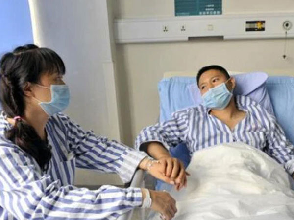 Vợ chồng 26 tuổi cùng mắc K gan, BS chỉ ra thủ phạm là loại bát ăn cơm mà nhiều nhà vẫn dùng hàng ngày
