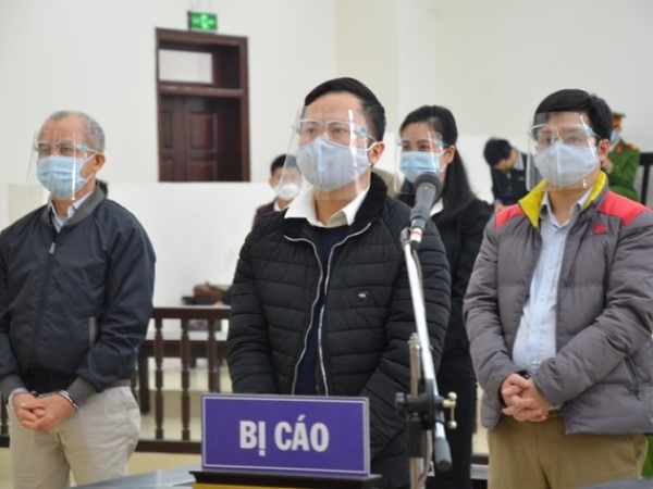 Vụ án Đại học Đông Đô: Phần thưởng 7 triệu đồng/ hồ sơ làm bằng giả