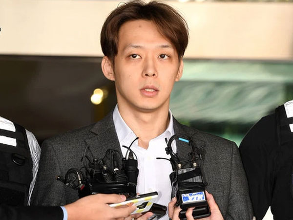 Từ idol được xếp vào hàng ngũ huyền thoại của Kbiz, Park Yoochun bị cấm sóng hậu liên hoàn scandal, đối mặt với khoản bồi thường lên đến 12 tỷ đồng vì công ty khởi kiện