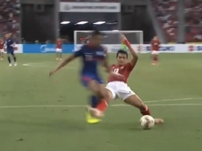 Phốt trọng tài AFF Cup 2020: Singapore chịu 3 thẻ đỏ, bị tước penalty lộ liễu