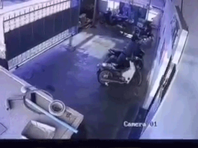 Tưởng vớ được món hời, tên trộm không ngờ bị rơi vào bẫy với trận đòn 'nhừ tử'