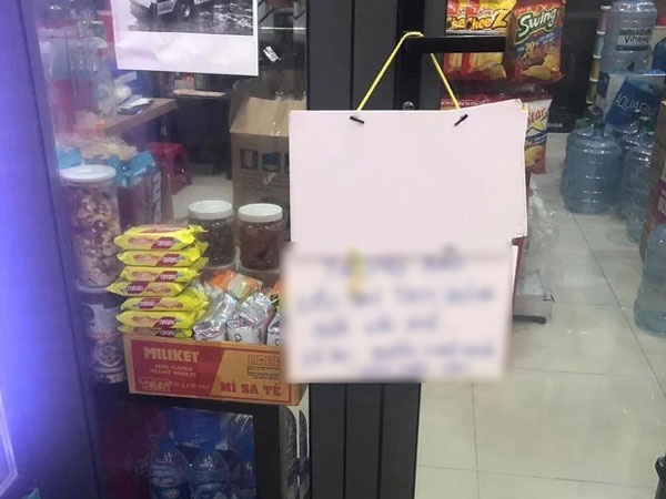 Tới siêu thị mua đồ nhưng bị 'cấm cửa' khi bên trong còn sáng đèn, khách hàng cười ngã ngửa khi chứng kiến nội dung tấm biển treo phía ngoài