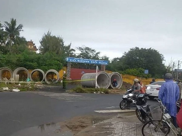 Phát hiện thi thể người đàn ông chết cháy trong ống cống
