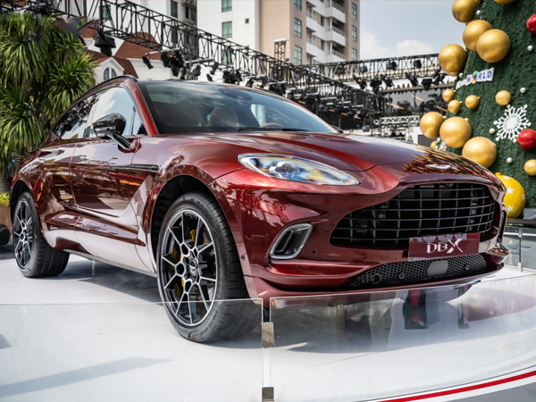 Ảnh chi tiết siêu SUV Aston Martin DBX gần 17 tỷ đồng tại Việt Nam