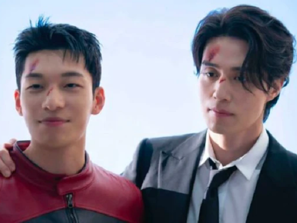 Dàn bạn diễn nam chất như nước cất của Lee Dong Wook: Gong Yoo và Wi Ha Joon, ai mới là chân ái?