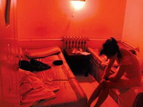 Lừa bán các thiếu nữ sang Campuchia làm gái massage, bán dâm