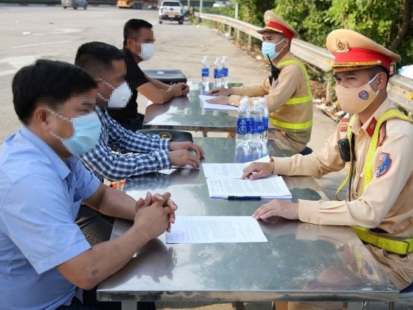 Mức phạt vi phạm giao thông từ 1/1/2022 tăng đến 10 lần, người tham gia giao thông cần lưu ý