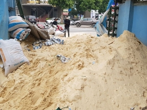 Bán tháo nhà hàng, ông chủ đi làm cửu vạn, tối ngủ phòng trọ 10m2