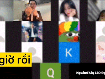 Thầy giáo 'khoe của' trong giờ dạy online khiến học trò cười ngất