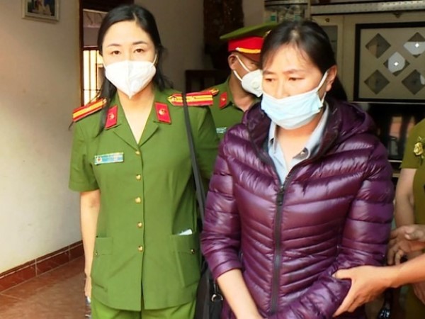 Hàng chục hộ dân ngủ dậy bỗng… mất đất