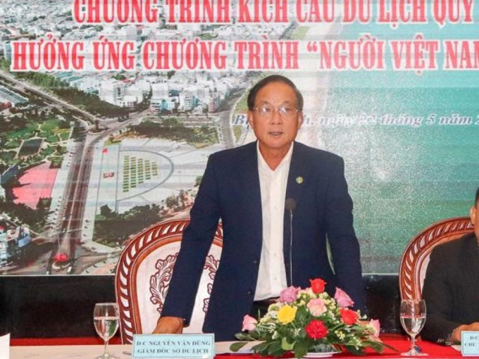 Giám đốc 'chơi golf giữa mùa dịch' nhận quyết định nghỉ hưu trước tuổi
