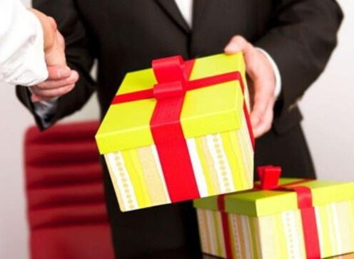 Thủ tướng nghiêm cấm biếu, tặng quà Tết dưới mọi hình thức