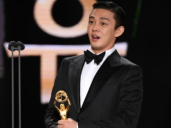 Yoo Ah In – Nam diễn viên trẻ nhất lịch sử thắng hai danh hiệu Ảnh đế tại Rồng Xanh