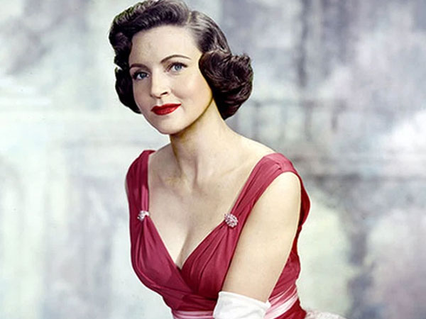 'Cô gái vàng' Hollywood một thời Betty White qua đời ở tuổi 99