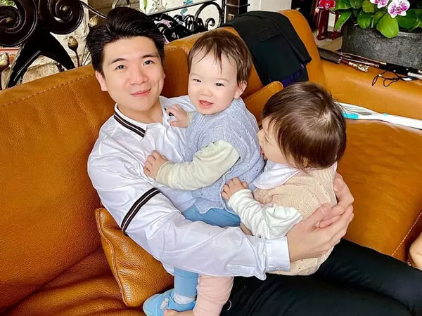 Cuộc sống làm bố đơn thân của con trai bầu Hiển