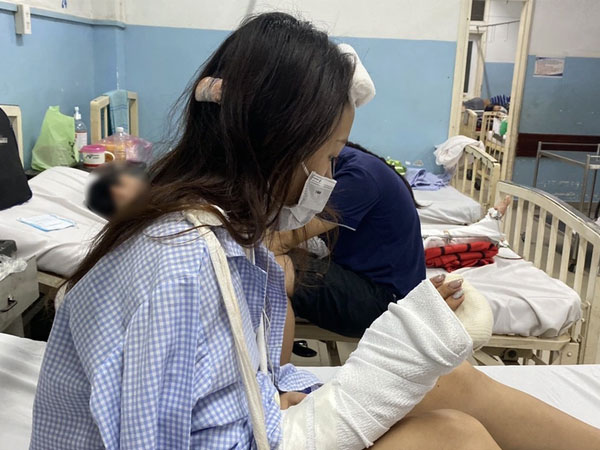 Cô gái bị tấn công ở quán nhậu vì mời bia không uống: Đứt gân tai khâu 15 mũi, đầu có 3 vết lõm sâu