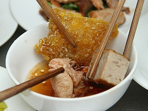 2 thói quen trong bữa cơm của người Việt dễ làm lây lan virus nguy hiểm, thay đổi ngay trước khi 'rước' thêm tá bệnh, thậm chí là ung thư