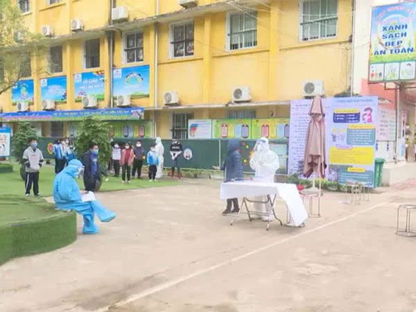 Một tỉnh ghi nhận gần 200 F0 liên quan đến giáo viên nước ngoài