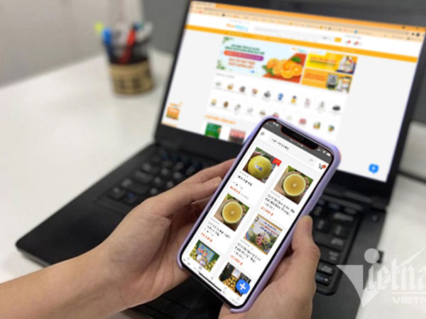 Nỗi lo chợ Tết: Sướng mua đồ online, khổ vì shipper kiệt sức