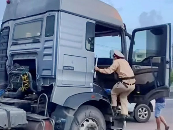 'Chuyện lạ' ở bệnh viện cấp giấy khám sức khỏe cho tài xế 'tâm thần'