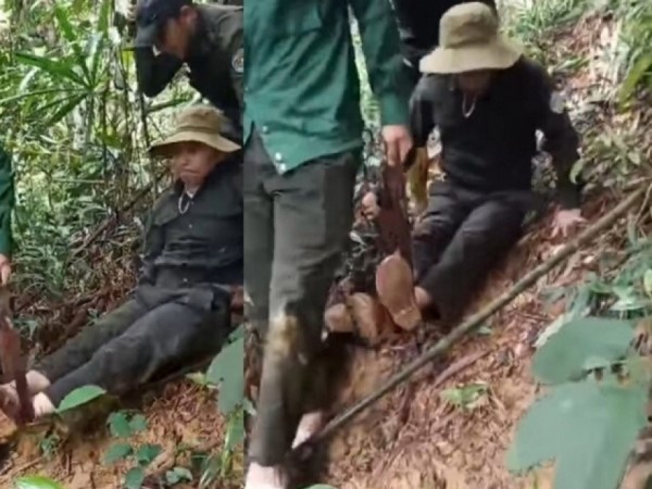 Cán bộ bảo vệ rừng bị chấn thương khi rượt đuổi lâm tặc