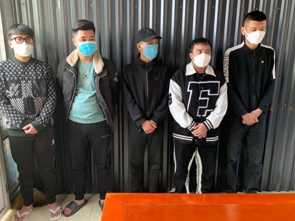 Vừa rời khỏi quán cắt tóc, nam thanh niên bị đánh tử vong