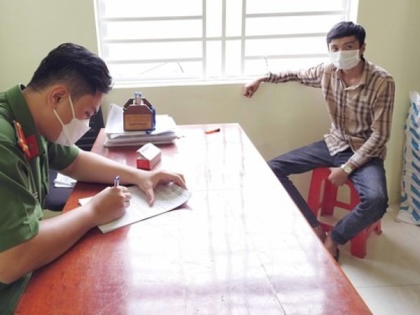 Thanh niên đốt nhà cha mẹ ruột cháy rụi vì không cho tiền chuộc xe