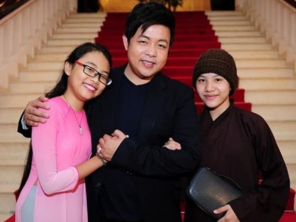 Á quân Giọng Hát Việt nhí 2014, con nuôi của ca sĩ Quang Lê - Huyền Trân: Sống ở Tịnh thất Bồng Lai, thân thế khó hiểu