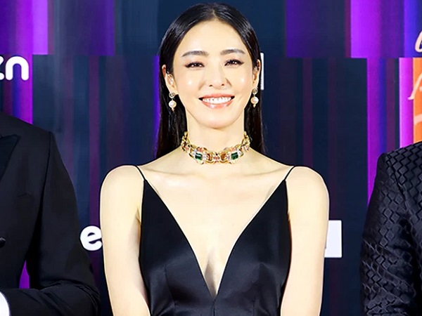 Siêu thảm đỏ Grammy Hàn: BTS không xuất hiện sau khi nhiễm Covid-19, Lee Da Hee - IU trở thành tâm điểm