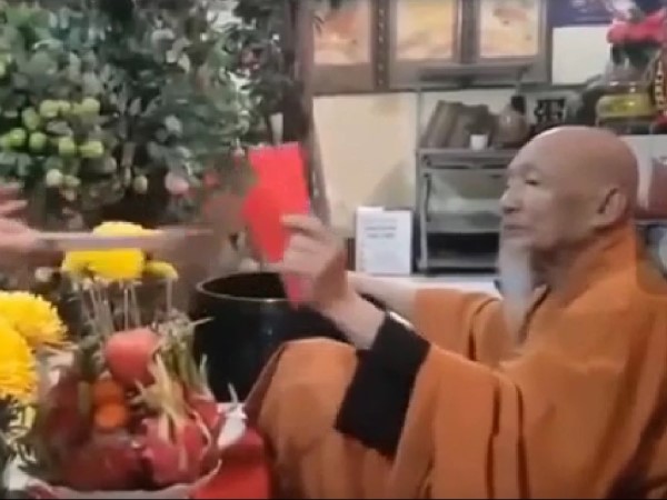 Clip mừng thọ của ông Lê Tùng Vân: Không nhận hoa quả, chỉ nhận...tiền