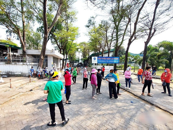 DN giảm 10 triệu thưởng Tết, nghìn công nhân vào xưởng ngồi chơi rồi về