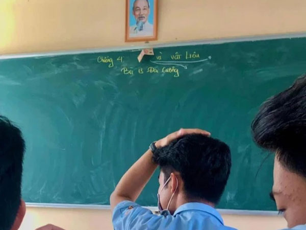Thầy giáo để 200 nghìn lên bảng và những đường vẽ lạ, học trò nhìn kỹ mới hiểu dụng ý thực tế