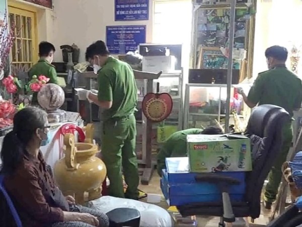 Cảnh sát khám xét Tịnh thất Bồng Lai