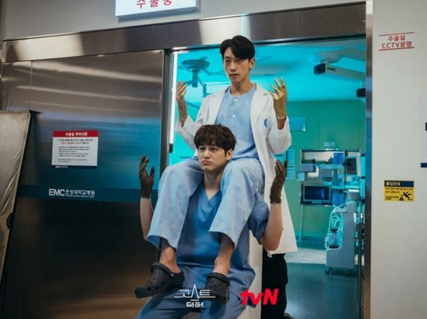 Top 7 phim Hàn về đề tài y khoa hay nhất: 'Ghost Doctor' sắp soán ngôi 'Hospital Playlist' về độ mặn mòi