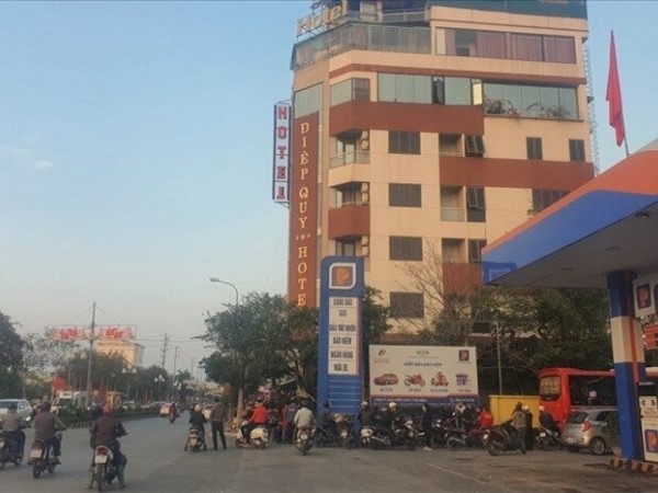 Giữ ôtô, đánh con nợ, chủ khách sạn 7 tầng bị khởi tố