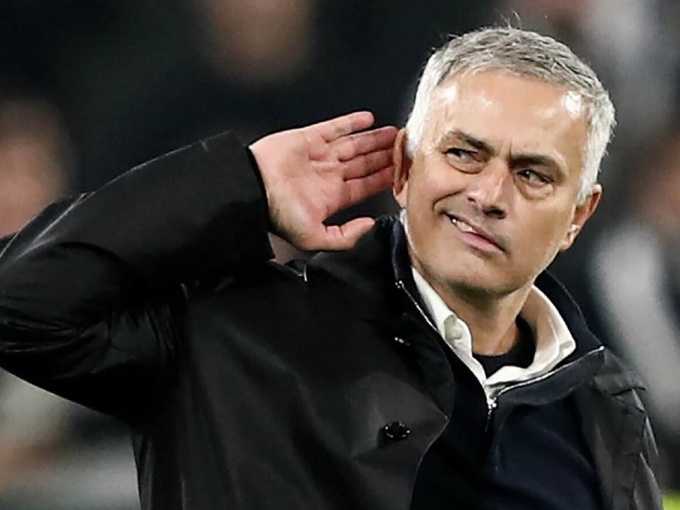 Đội bóng thi đấu bạc nhược, BLĐ Roma có quyết định bất ngờ về tương lai Jose Mourinho