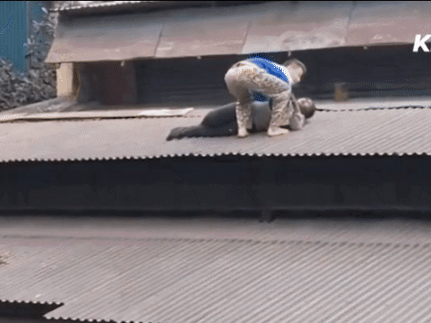 Đề xuất khen thưởng 'người hùng' giải cứu bé gái trong biển lửa