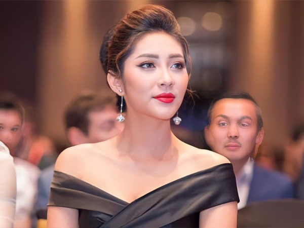 Chị gái đối đầu với Thùy Tiên nhưng bản thân lại là người bị chửi bới nặng nề, HH Đặng Thu Thảo đáp gắt: 'Có não thì phân biệt chuyện của ai kiếm người đó'