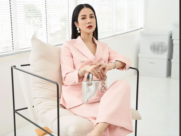 Diệp Lâm Anh hé lộ toàn bộ góc khuất hôn nhân: Trục trặc từ 2 năm trước, cố gắng níu kéo nhưng chuyện chồng ngoại tình như giọt nước tràn ly