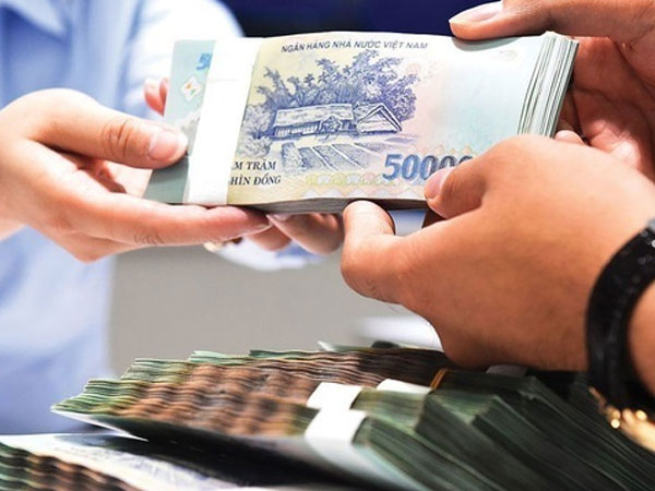 Đồng loạt tăng lãi suất huy động, hút tiền cuối năm trong dân