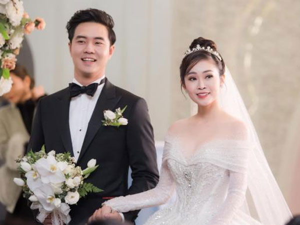 'MC có nụ cười đẹp nhất VTV' tiết lộ cuộc sống hôn nhân với chồng kém 5 tuổi