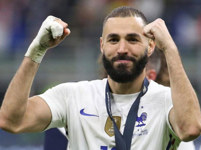 Chấm dứt sự thống trị của Mbappe, Benzema lần thứ 4 giành danh hiệu cao quý