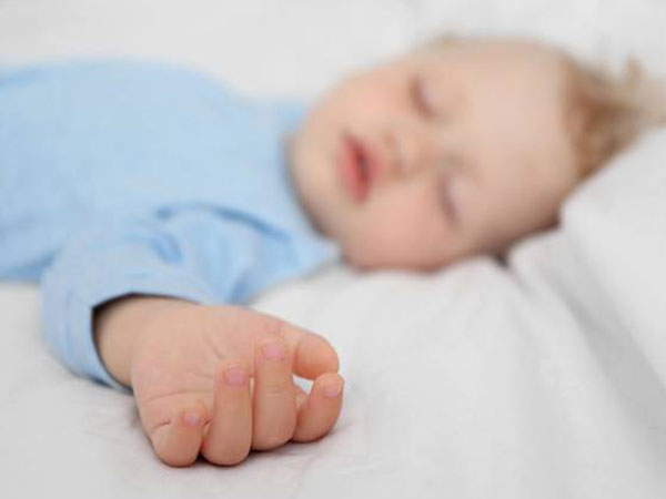 Bé gái 2 tháng tuổi ở Hà Nội tử vong khi ngủ cùng mẹ - Cảnh báo hội chứng đột tử ở trẻ sơ sinh