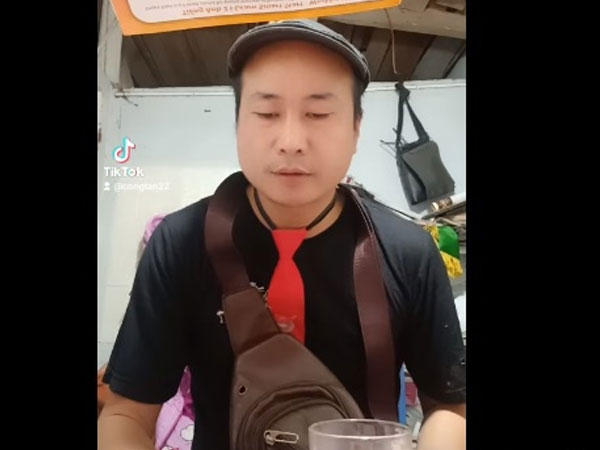 Lên mạng 'tụng' bài khấn cầu lương tháng 13, thầy giáo bị hiệu trưởng mời lên làm việc