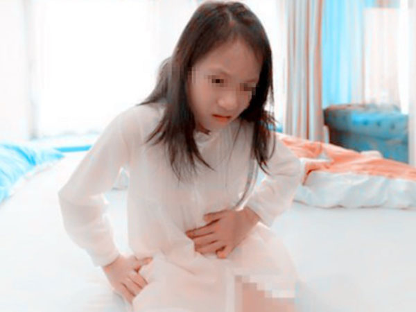 7 tuổi đã có kinh nguyệt, ngực 'như người lớn': Cảnh báo 5 nguyên nhân gây dậy thì sớm cho trẻ mà bố mẹ chính là 'thủ phạm'