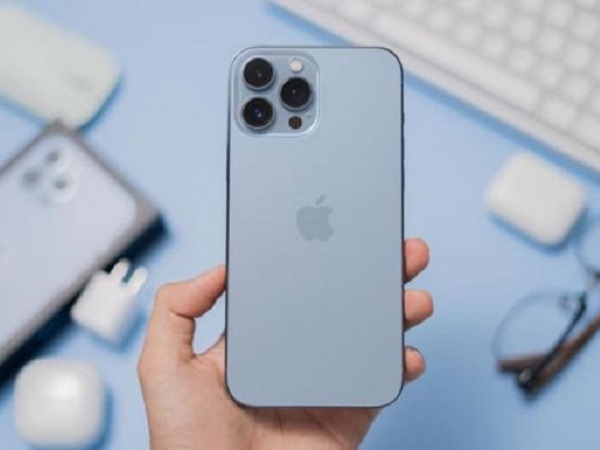 Người dùng Apple tức giận khi tính năng khử tiếng ồn cuộc gọi bị cắt ở dòng iPhone 13