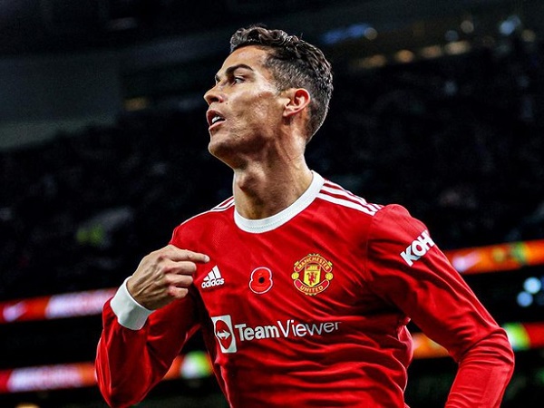 Ronaldo tự đánh giá mình hơn Ronaldo 'béo' và Ronaldinho