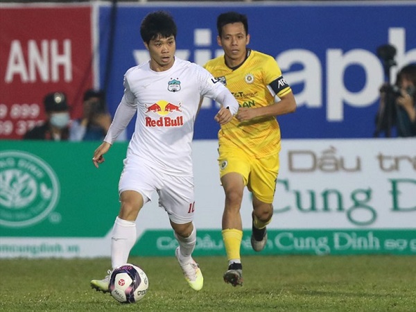 Chuyên gia châu Âu bất ngờ chê V.League nghiệp dư vì chi tiết lạ đời, sự thật đằng sau ra sao?