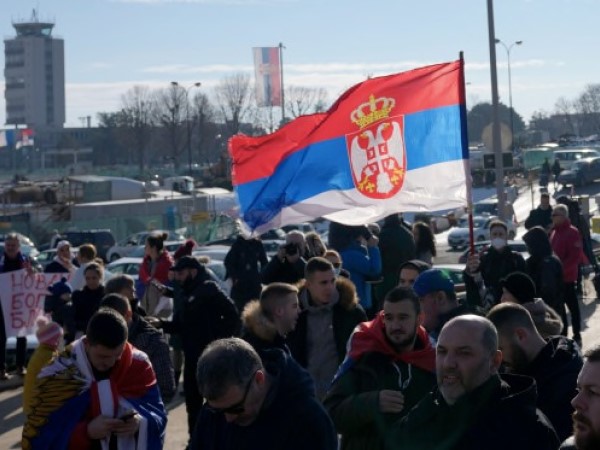 Djokovic được chào đón như 'một vị Vua' tại quê nhà Serbia