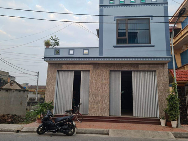 Kiểm điểm, rút kinh nghiệm trưởng thôn ‘nhốt’ gia đình 4 người trong nhà cả tuần